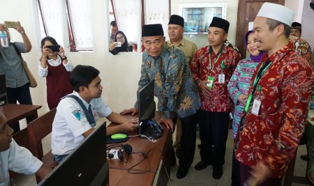 Mendikbud Apresiasi Kelancaran UNBK di SMK Al Hayatul Islamiyah